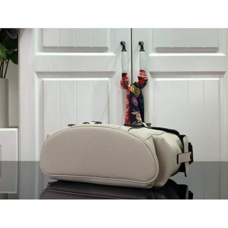 LV M58475 Louis Vuitton Christopher Messenger Bag Bílá M58476