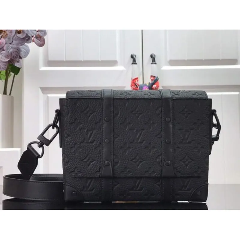 LV M57726 Louis Vuitton Trunk Messenger PM Taurillon Monogram Taška Černá