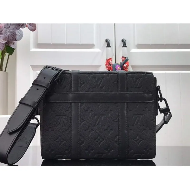 LV M57726 Louis Vuitton Trunk Messenger PM Taurillon Monogram Taška Černá