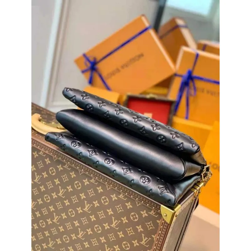 LV M57783 Louis Vuitton Coussin MM Embossed puffy jehněčí kůže taška černá