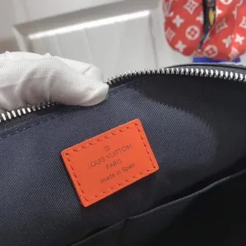 LV N40159 Louis Vuitton Damier Cobalt Discovery Messenger Shoulder Bag Černá