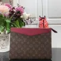 LV M64591 Louis Vuitton Daily Pouch Monogram Canvas Taška M62942 Vínově červená