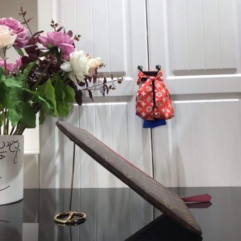 LV M64591 Louis Vuitton Daily Pouch Monogram Canvas Taška M62942 Vínově červená