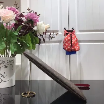 LV M64591 Louis Vuitton Denní Pouch Monogram Plátno Taška M62942 Červená