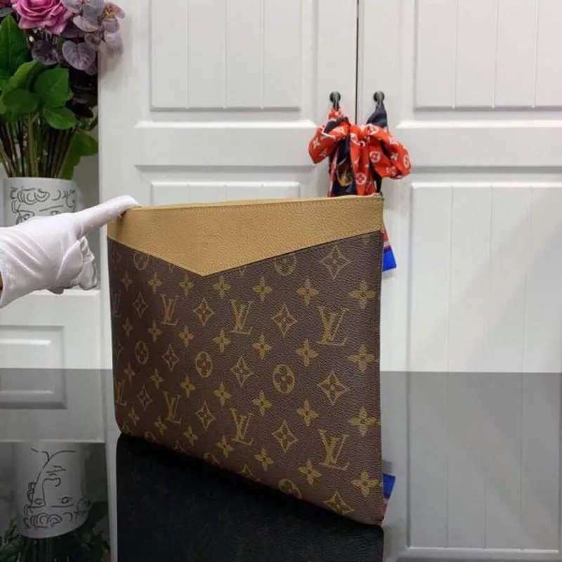 LV M64591 Louis Vuitton Daily Pouch Monogram Canvas Taška M62942 Hnědá