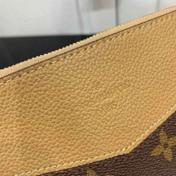 LV M64591 Louis Vuitton Daily Pouch Monogram Canvas Taška M62942 Hnědá