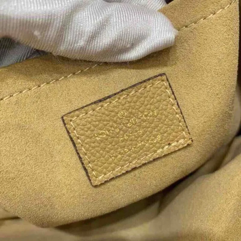 LV M64591 Louis Vuitton Daily Pouch Monogram Canvas Taška M62942 Hnědá