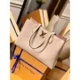 LV M57346 Louis Vuitton Lockme Shopper M57347 Taška z jemné telecí kůže Greige
