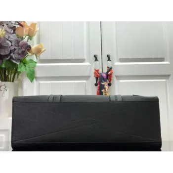 LV M57308 Taška přes rameno Louis Vuitton Černá zrnitá telecí kůže