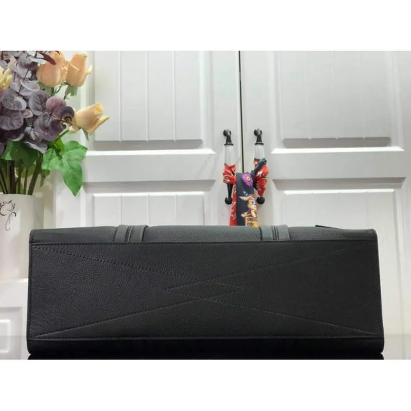 LV M57308 Taška přes rameno Louis Vuitton Černá zrnitá telecí kůže