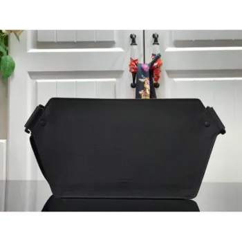 LV M57081 Louis Vuitton Sling Bag Černá zrnitá telecí kůže