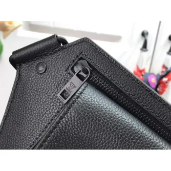 LV M57081 Louis Vuitton Sling Bag Černá zrnitá telecí kůže