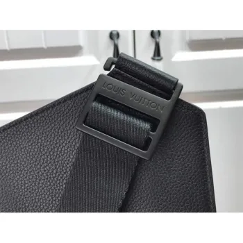LV M57081 Louis Vuitton Sling Bag Černá zrnitá telecí kůže