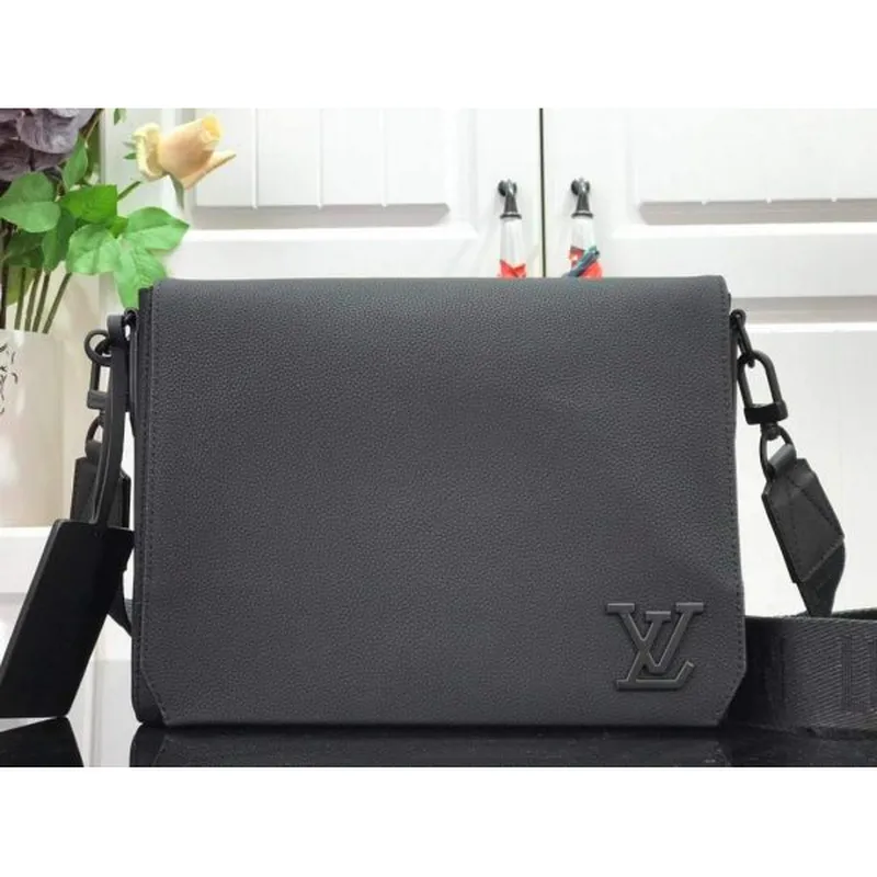 LV M57080 Taška přes rameno Louis Vuitton Černá zrnitá telecí kůže