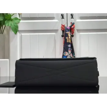 LV M57080 Taška přes rameno Louis Vuitton Černá zrnitá telecí kůže