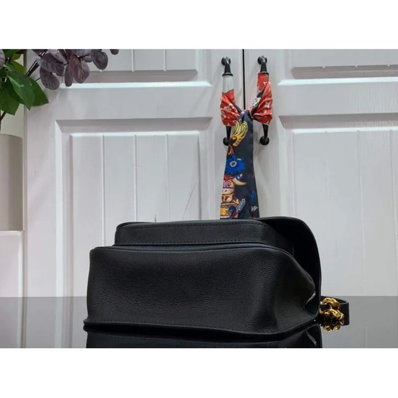 LV M57073 Louis Vuitton M57071 Lockme Chain Bag Černá