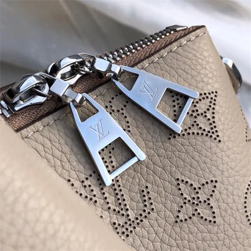 LV M55031 Louis Vuitton Haumea Mahina Taška Magnolia M55030 Šedá