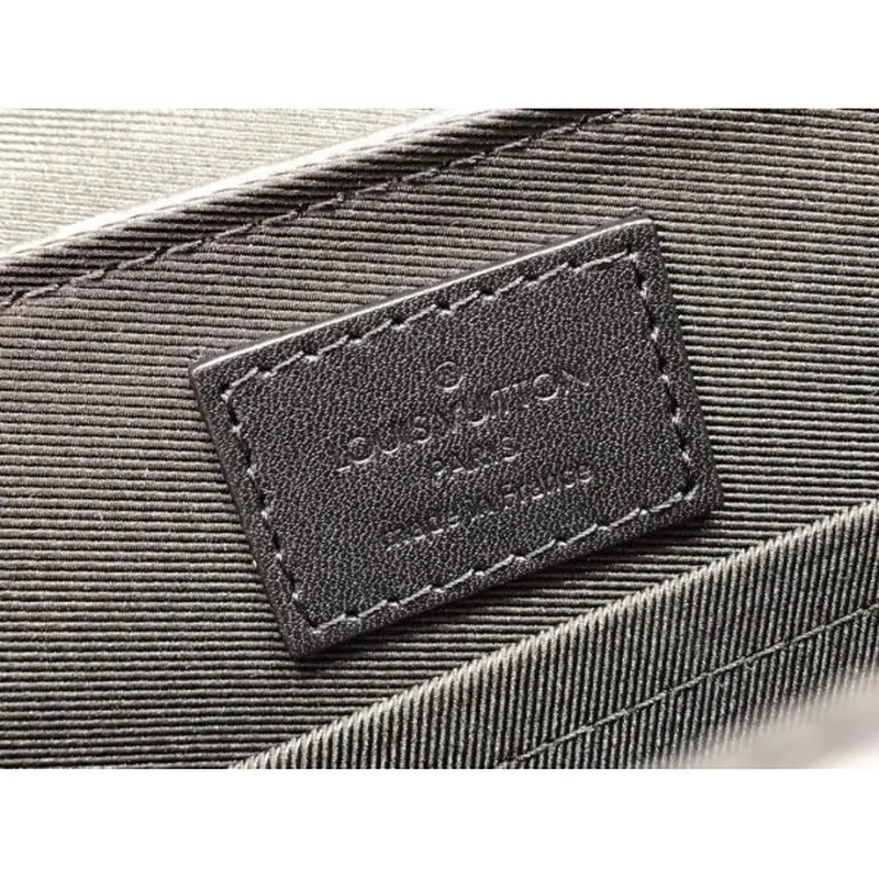 LV M45727 Louis Vuitton Trunk Messenger PM Obdélníková taška Monogram