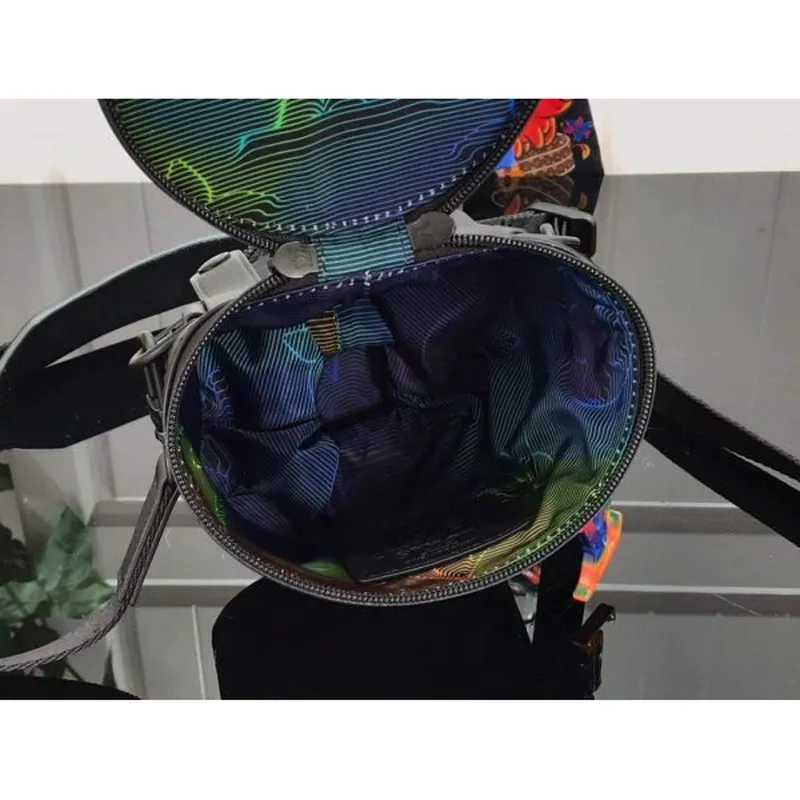 LV M45604 Louis Vuitton 2054 Rozšiřitelná taška Polochon Černá