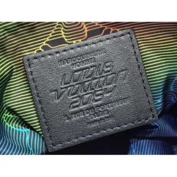 LV M45604 Louis Vuitton 2054 Rozšiřitelná taška Polochon Černá