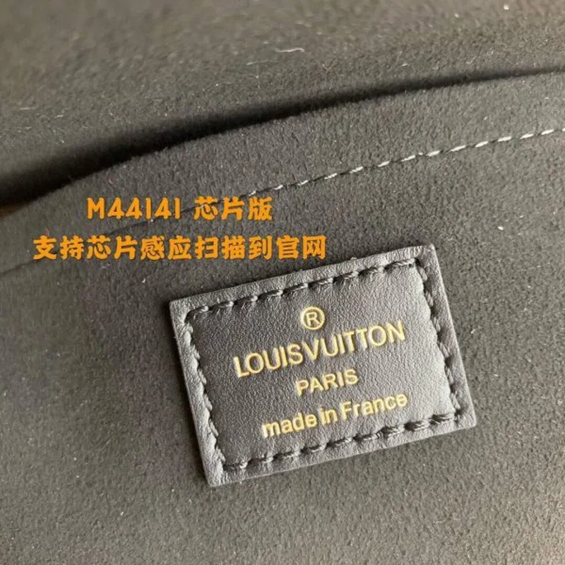 LV M44141 Louis Vuitton Locky BB Monogram Černá M44654 Taška