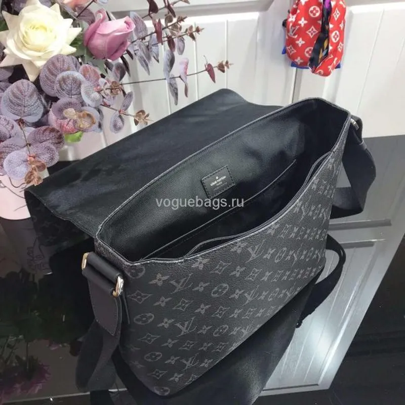 LV M44001 Louis Vuitton District MM Monogram Eclipse Canvas M44000 Taška