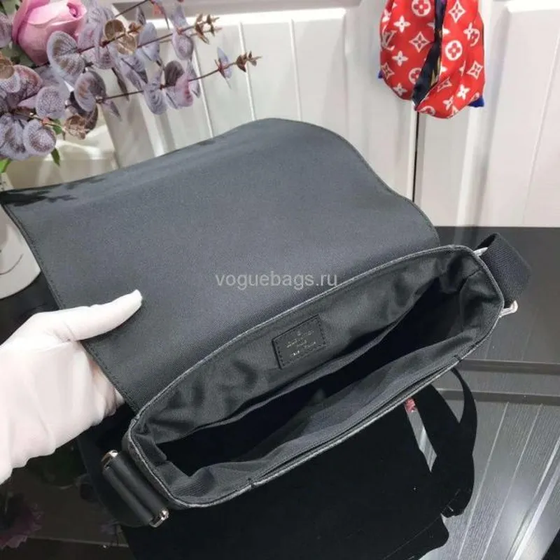 LV M44000 Louis Vuitton District PM Taška z plátna Monogram Eclipse