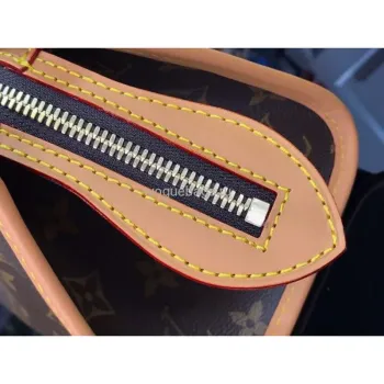 LV M40009 Louis Vuitton Středověká série Zlatý míč Trojúhelníková monogramová taška