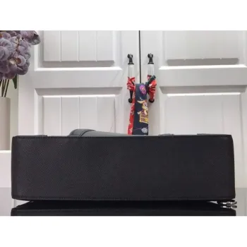 LV M30769 Louis Vuitton Aktovka Batoh Taiga Černá