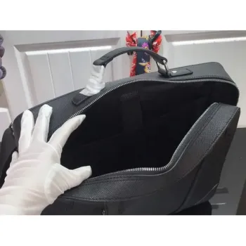 LV M30769 Louis Vuitton Aktovka Batoh Taiga Černá