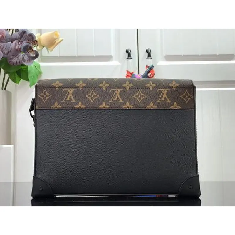 LV M30583 Louis Vuitton Pochette Voyage Steamer Bag Černá