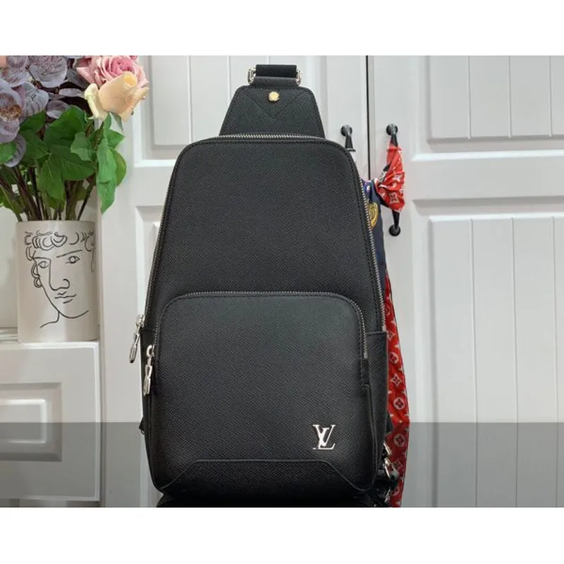 LV M30443 Louis Vuitton Avenue Sling Bag Černá