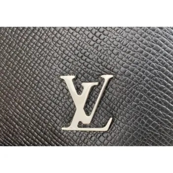 LV M30443 Louis Vuitton Avenue Sling Bag Černá