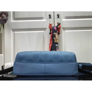 LV M30242 Louis Vuitton Outdoor Messenger Taiga Kůže Modrá