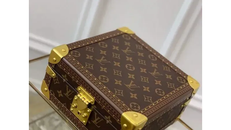 Louis Vuitton M13513 Šperkovnice Monogram LV M20040 Bílá — Luxurious Watch Case for 8 Timepieces