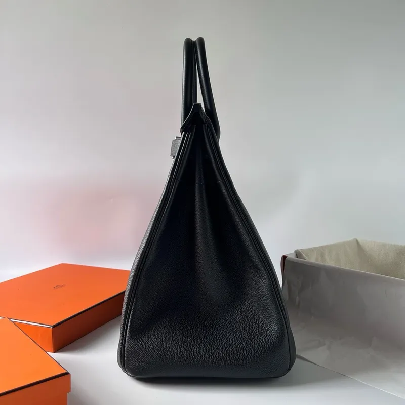 Hermes HAC Birkin 40 Ručně vyráběná taška z černé kůže Clemence