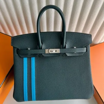 Hermes Birkin Officier 25 Ručně vyráběná taška v kůži Clemence v odstínu Vert Cypress