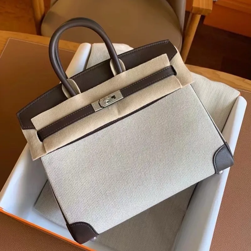 Hermes Birkin 25 Ručně vyráběná taška v plátně a čokoládově hnědé kůži