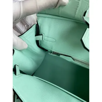 Hermes Birkin 25 Retourne Ručně vyráběná taška v matné aligátorové kůži Vert D'eau