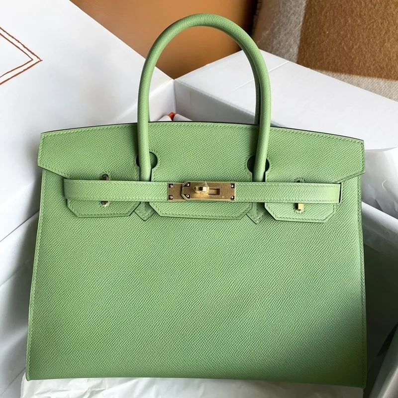Hermes Birkin 30 Sellier Ručně vyráběná taška v barvě Vert Criquet z telecí kůže Epsom