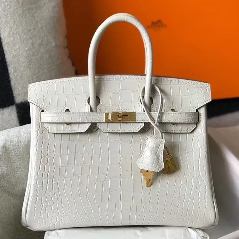 Hermes Birkin 25cm Taška v bílé embosované krokodýlí kůži