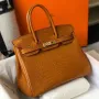 Hermes Birkin 25cm Taška v zlaté embosované krokodýlí kůži
