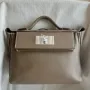 Hermes 24/24 Mini 21 Ručně vyráběná taška v taupe Evercolor kůži