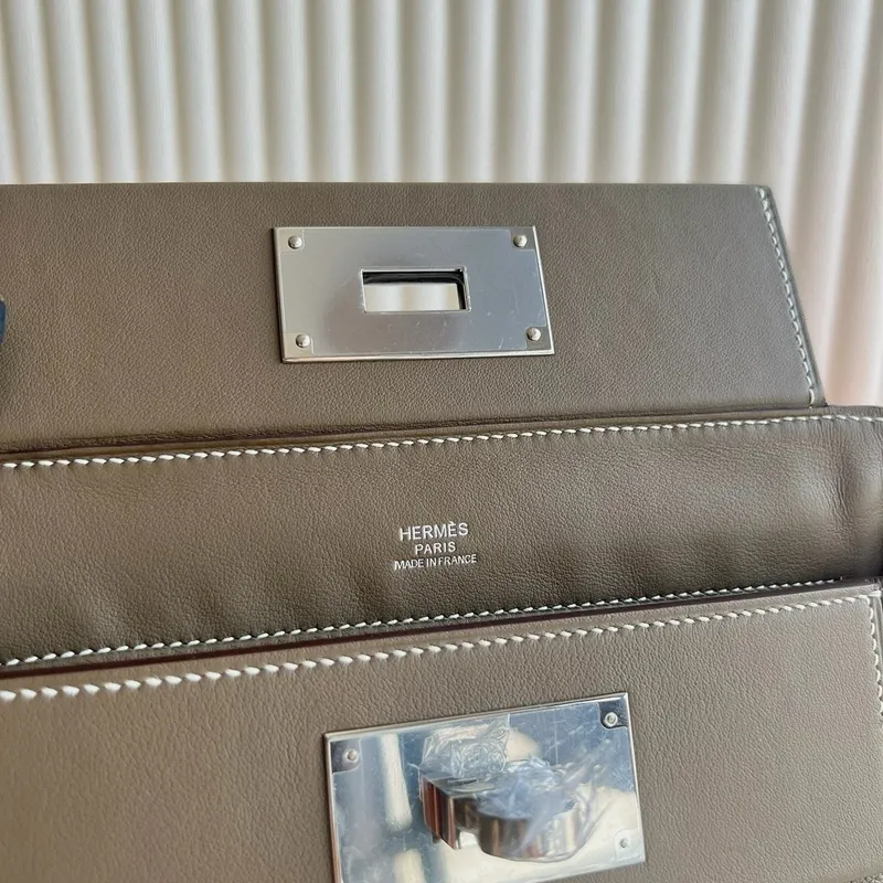 Hermes 24/24 Mini 21 Ručně vyráběná taška v taupe Evercolor kůži
