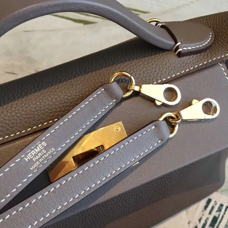 Hermes 24/24 29 Taška v taupe kůži Clemence
