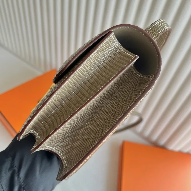 Hermes Constance 18 Ručně vyráběná taška v taupe ještěrové kůži