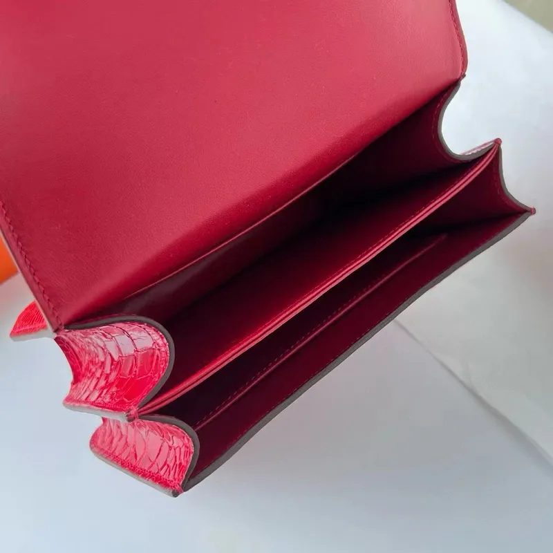 Hermes Constance 18 Ručně vyráběná taška z červené lesklé aligátorové kůže