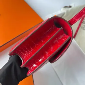 Hermes Constance 18 Ručně vyráběná taška z červené lesklé aligátorové kůže