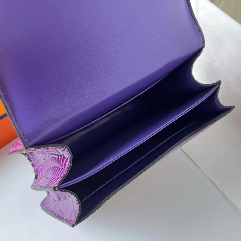 Hermes Constance 18 Ručně vyráběná taška z fialové lesklé aligátorové kůže