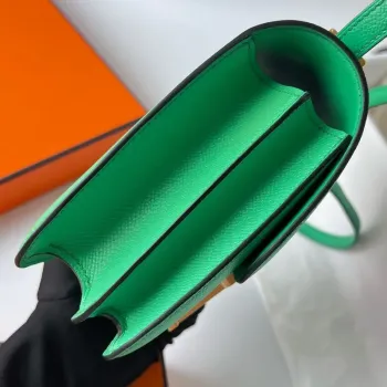 Hermes Constance 18 Ručně vyráběná taška v barvě Vert Comics z telecí kůže Epsom